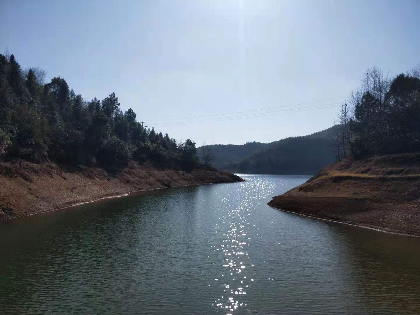 傅国清带风水弟子寻龙点穴现场考察学习阴宅风水